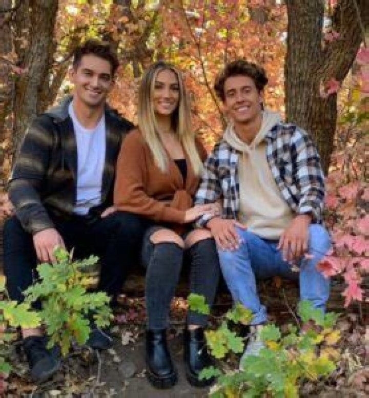 Dax Milne Wiki; Contract, Wife, Sister, Net Worth, Mom, Wiki, Height, Facts