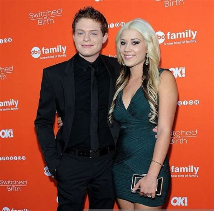 Is Sean Berdy Deaf, Dating Or Married? Who Is His Girlfriend, Wife?
