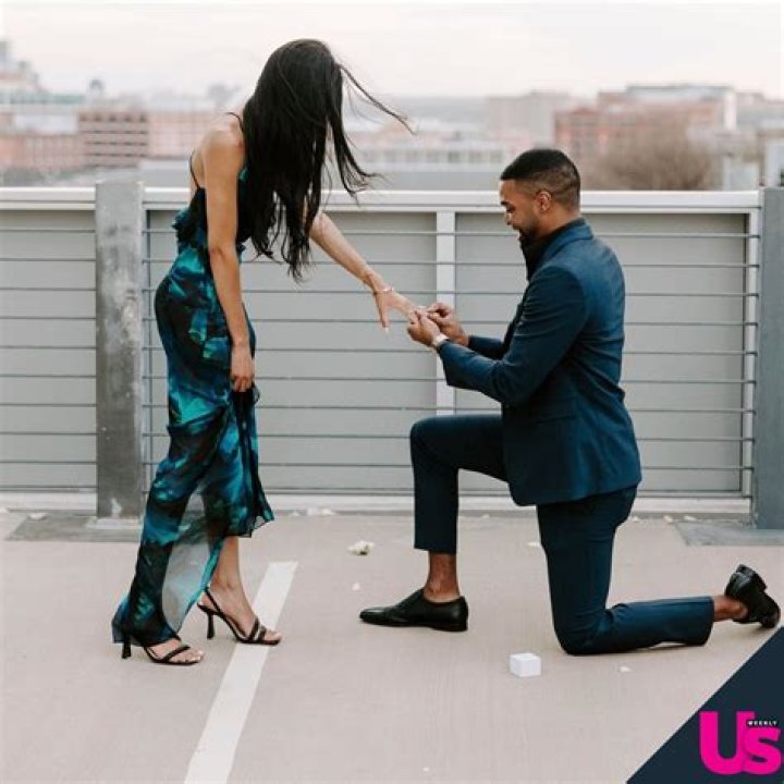 Ivan Hall Bachelorette Wiki, Bio, Age, Height, Dating, Girlfriend, Instagram, Net Worth 2021