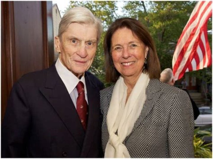 Jeanne Vander ‘John Warner Wife’ Wiki, Bio, Age, Height, Weight, Nationality, Job, Net Worth