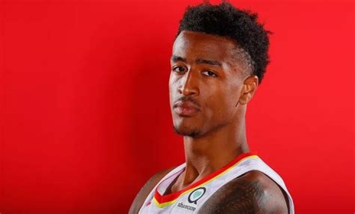 Know About John Collins; Stats, NBA, Weight, Height, Contract, Dating