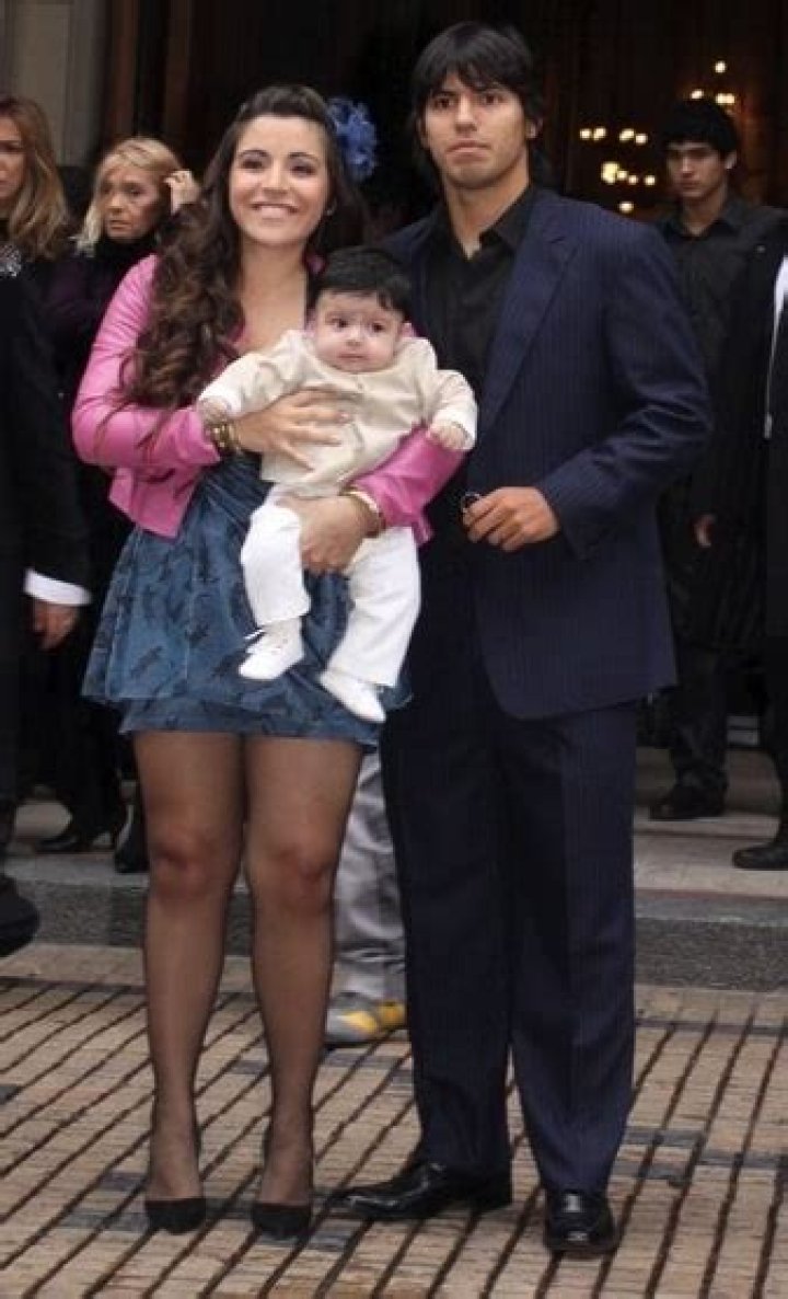 Know About Kun Aguero; Wife, Height, Salary, City, Net Worth, Girlfriend