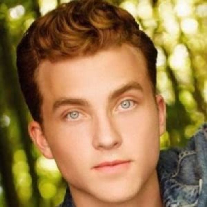 Little Fires Everywhere Jordan Elsass Wiki; Age, Birthday, Height, Net Worth, Facts