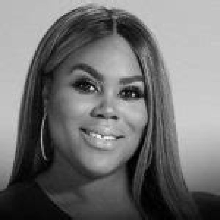 Nina Parker Wiki; Married, Child, Age, Salary, Husband, Net Worth, Birthday, Facts