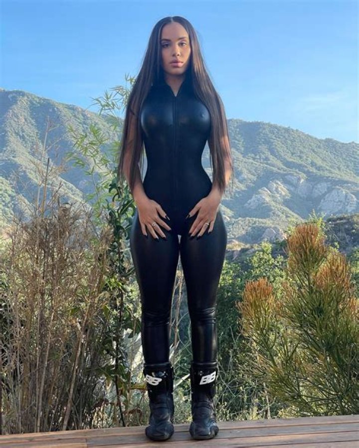 Roxi Kenny (Bachelor) Wiki, Bio, Age, Height, Instagram, Partner, Background, Job, LinkedIn!!